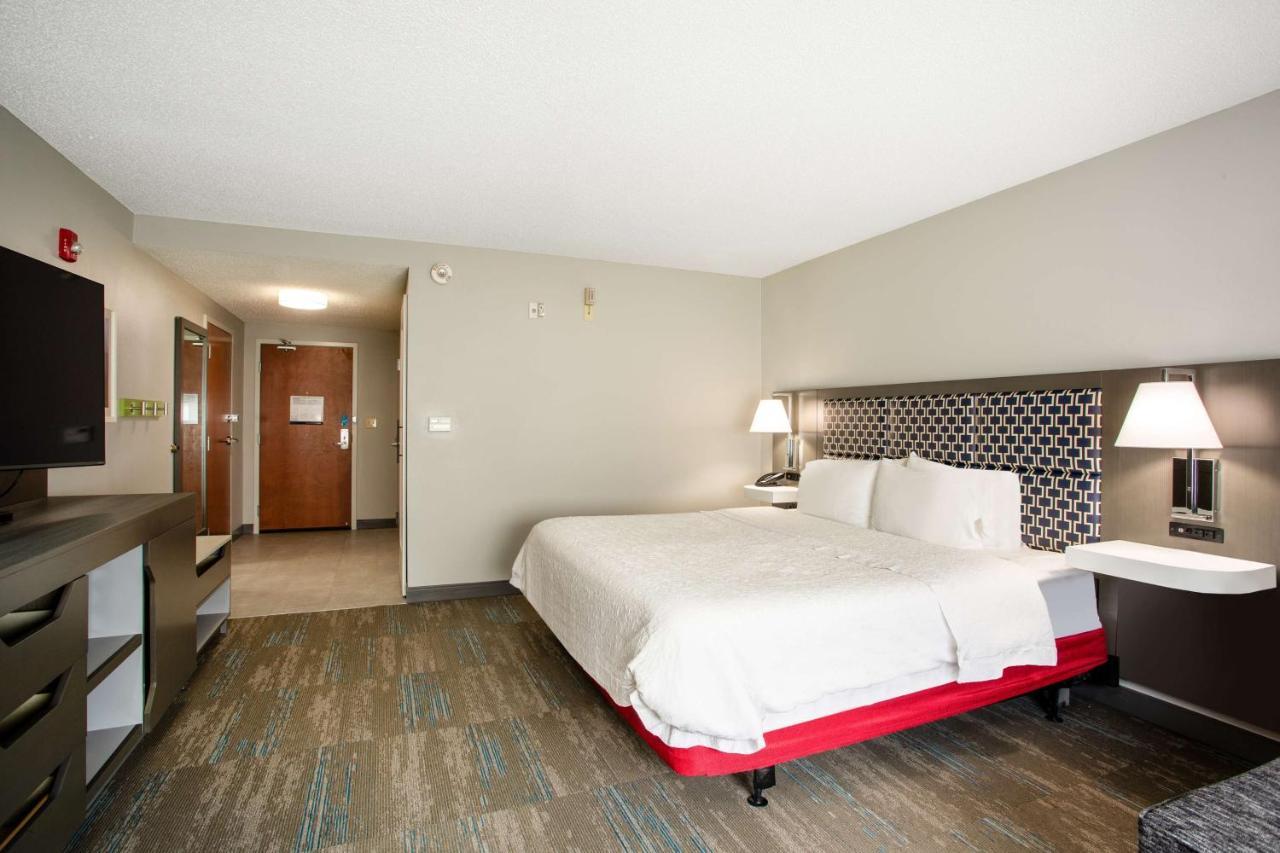 Hampton Inn Елкинс Екстериор снимка