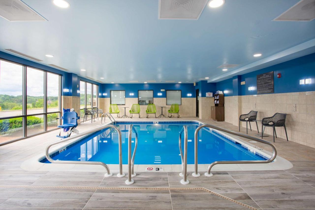 Hampton Inn Елкинс Екстериор снимка