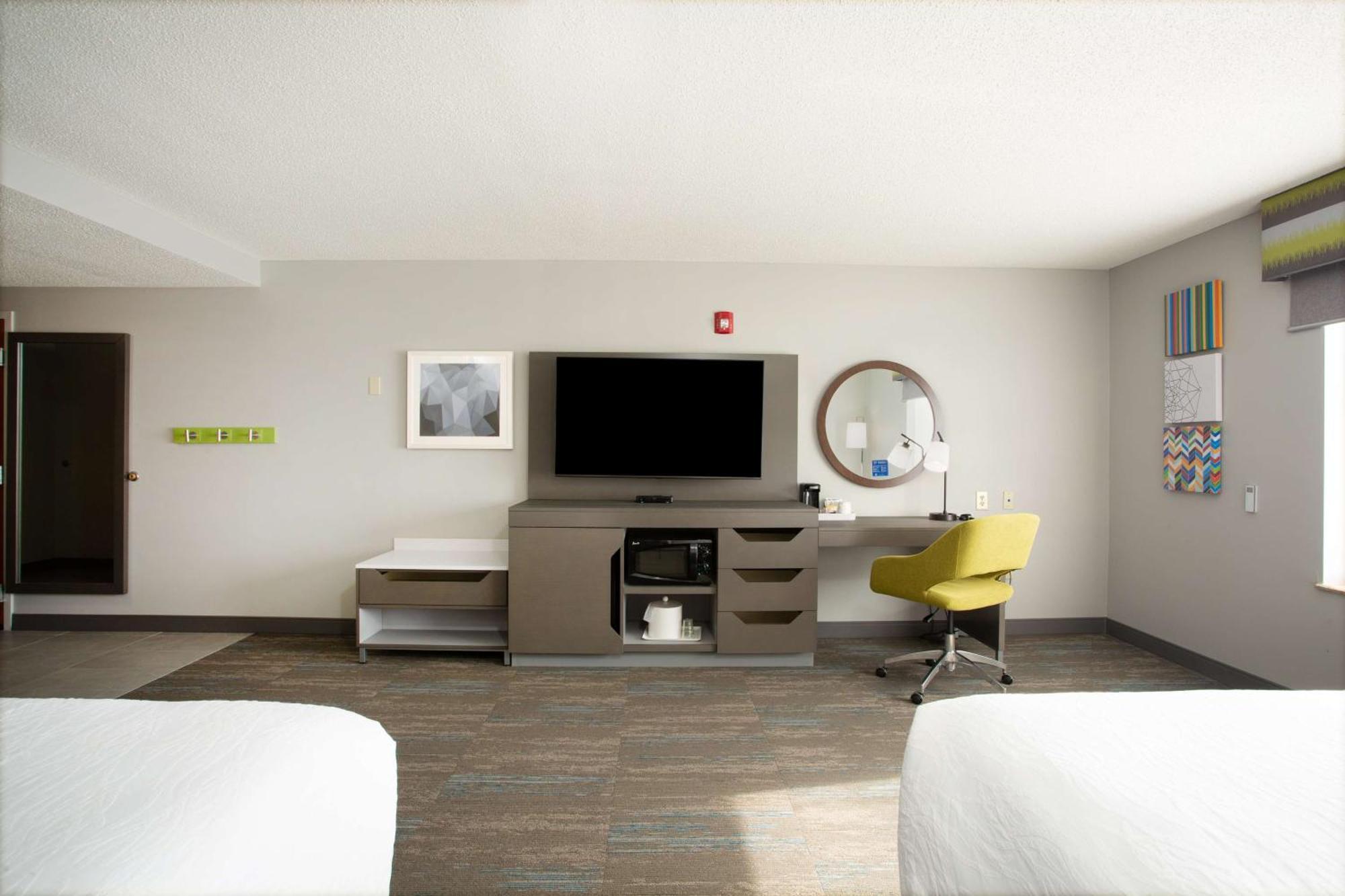 Hampton Inn Елкинс Екстериор снимка