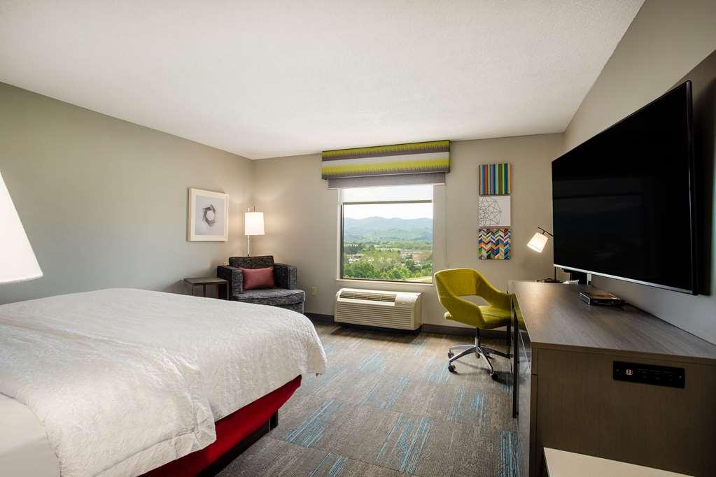Hampton Inn Елкинс Стая снимка