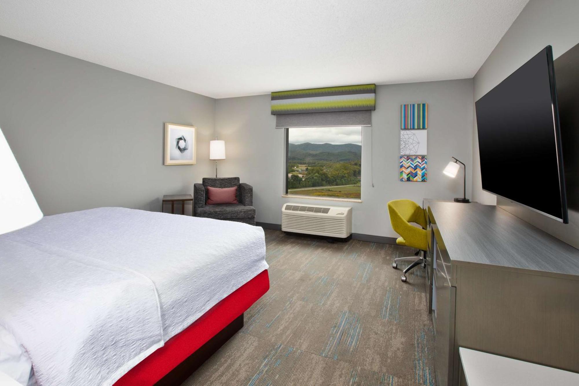 Hampton Inn Елкинс Екстериор снимка